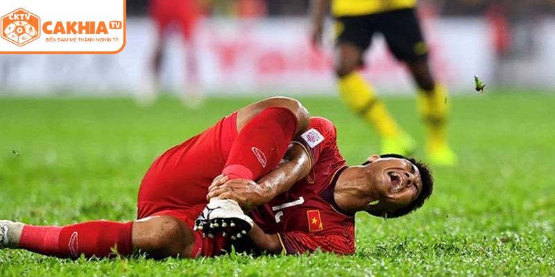 Những Ca Chấn Thương Lạ Trong Bóng Đá Làm Cakhia TV Bất Ngờ 2 Lý do tại sao những ca chấn thương lạ trong bóng đá lại hot