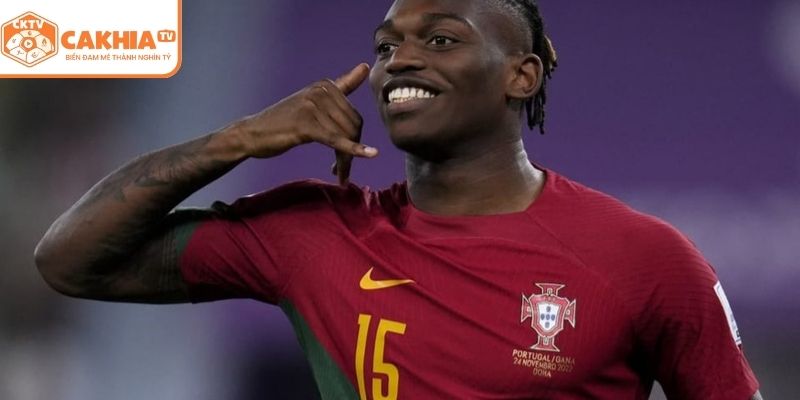 Rafael Leão - Tài Năng Sáng Giá Của Ac Milan Và Bồ Đào Nha 4 Bảng vàng cá nhân và tập thể đáng tự hào