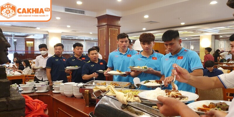 Chế Độ Dinh Dưỡng Của Cầu Thủ Chuyên Nghiệp Để Giữ Phong Độ 3 Chế độ dinh dưỡng của các cầu thủ luôn luôn chú trọng protein