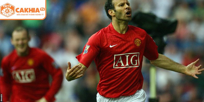 Huyền Thoại MU Ryan Giggs - Ông Vua Danh Hiệu Old Trafford 4 Giggs sở hữu lối đá bóng mạnh mẽ